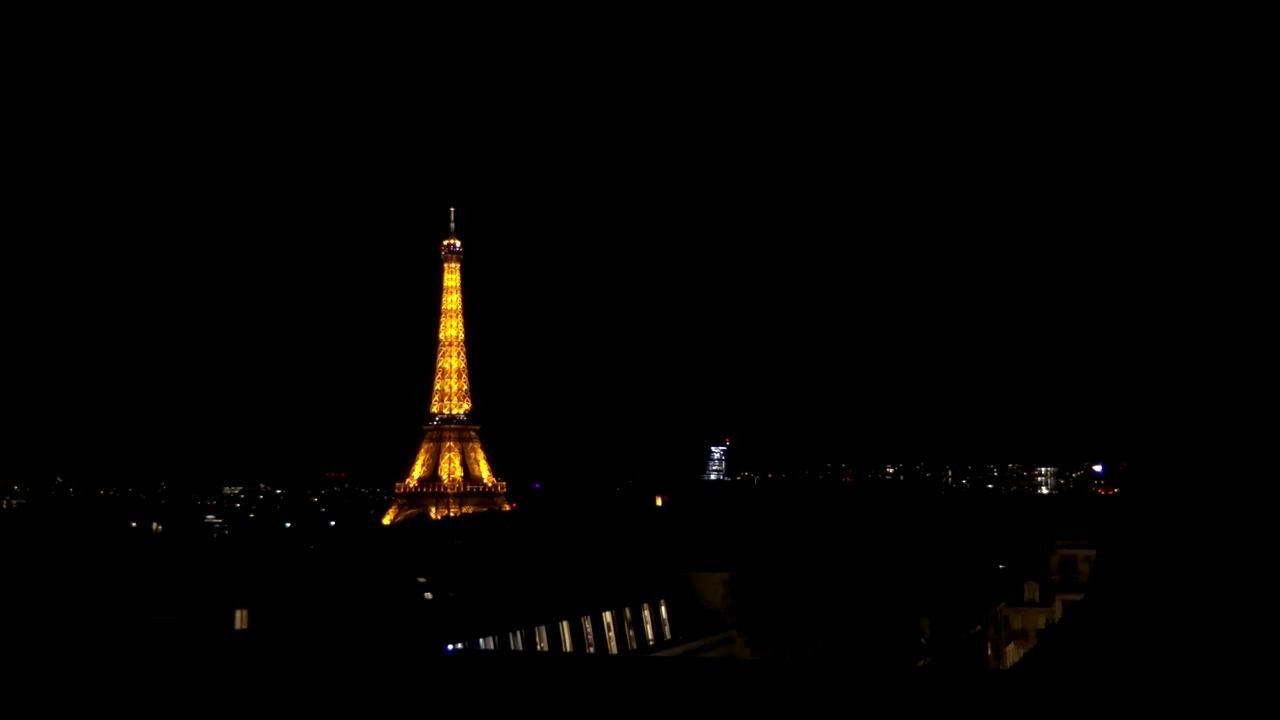 Archiv Foto Webcam Panorama Paris: Blick auf den Eiffelturm