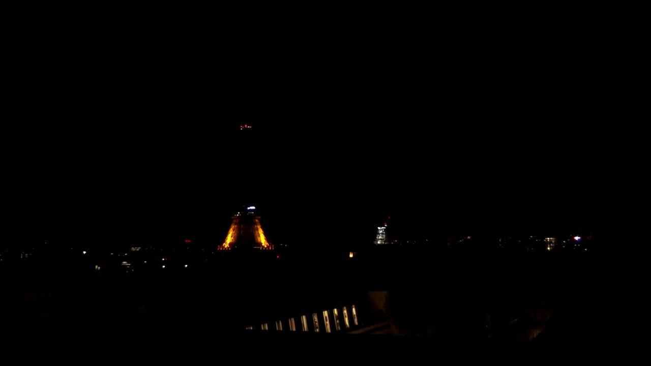 Archiv Foto Webcam Panorama Paris: Blick auf den Eiffelturm