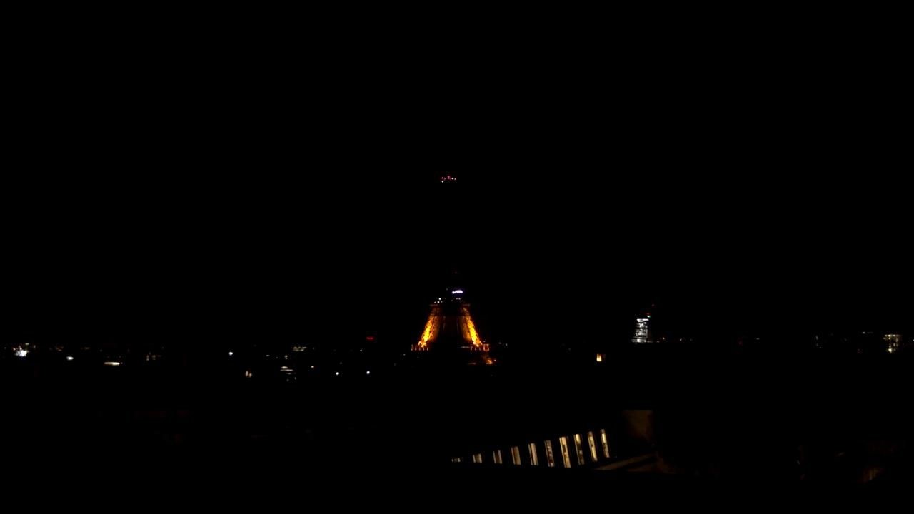 Archiv Foto Webcam Panorama Paris: Blick auf den Eiffelturm