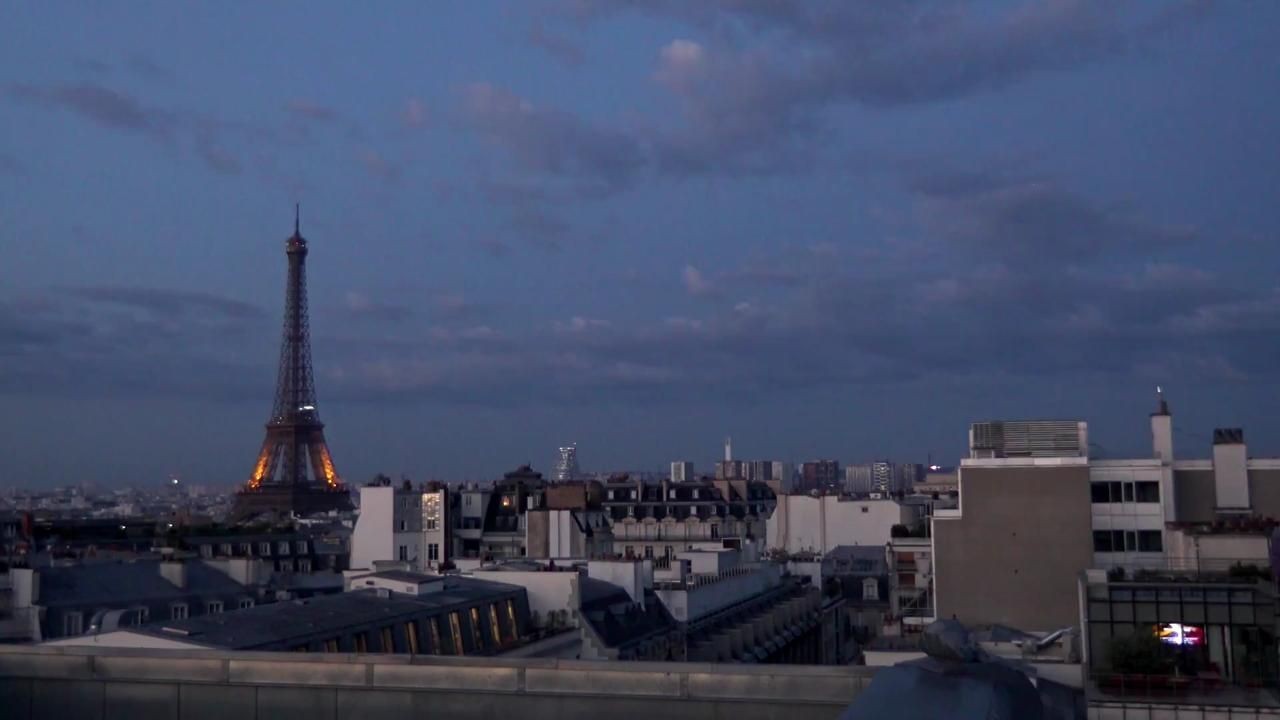 Archiv Foto Webcam Panorama Paris: Blick auf den Eiffelturm