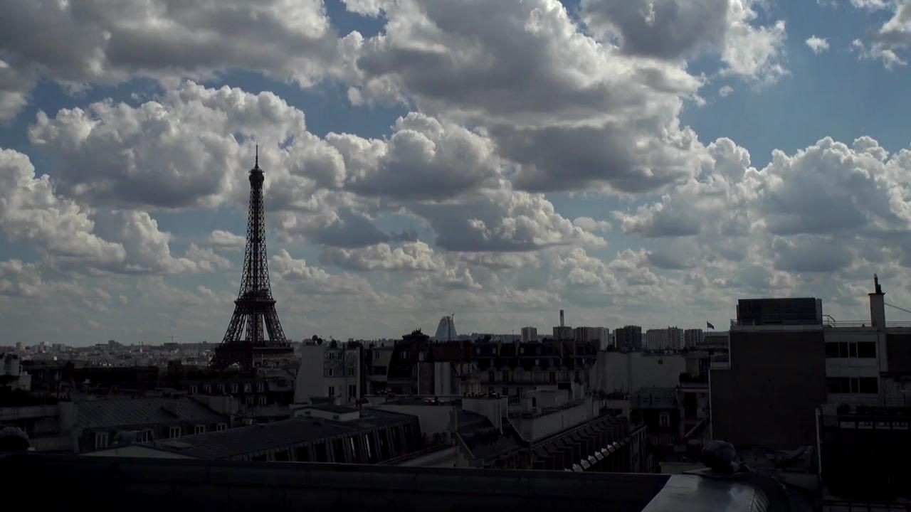 Archiv Foto Webcam Panorama Paris: Blick auf den Eiffelturm