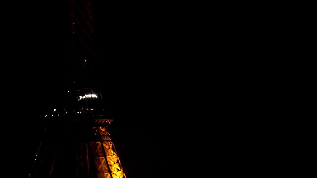 Archiv Foto Webcam Panorama Paris: Blick auf den Eiffelturm
