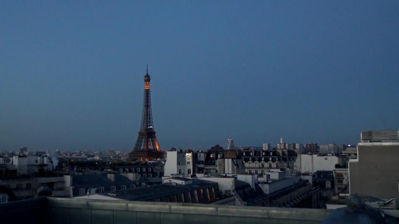 Archiv Foto Webcam Panorama Paris: Blick auf den Eiffelturm