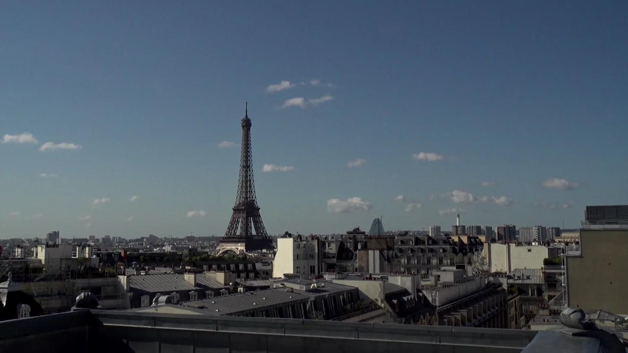 Archiv Foto Webcam Panorama Paris: Blick auf den Eiffelturm