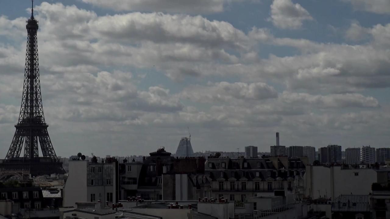 Archiv Foto Webcam Panorama Paris: Blick auf den Eiffelturm