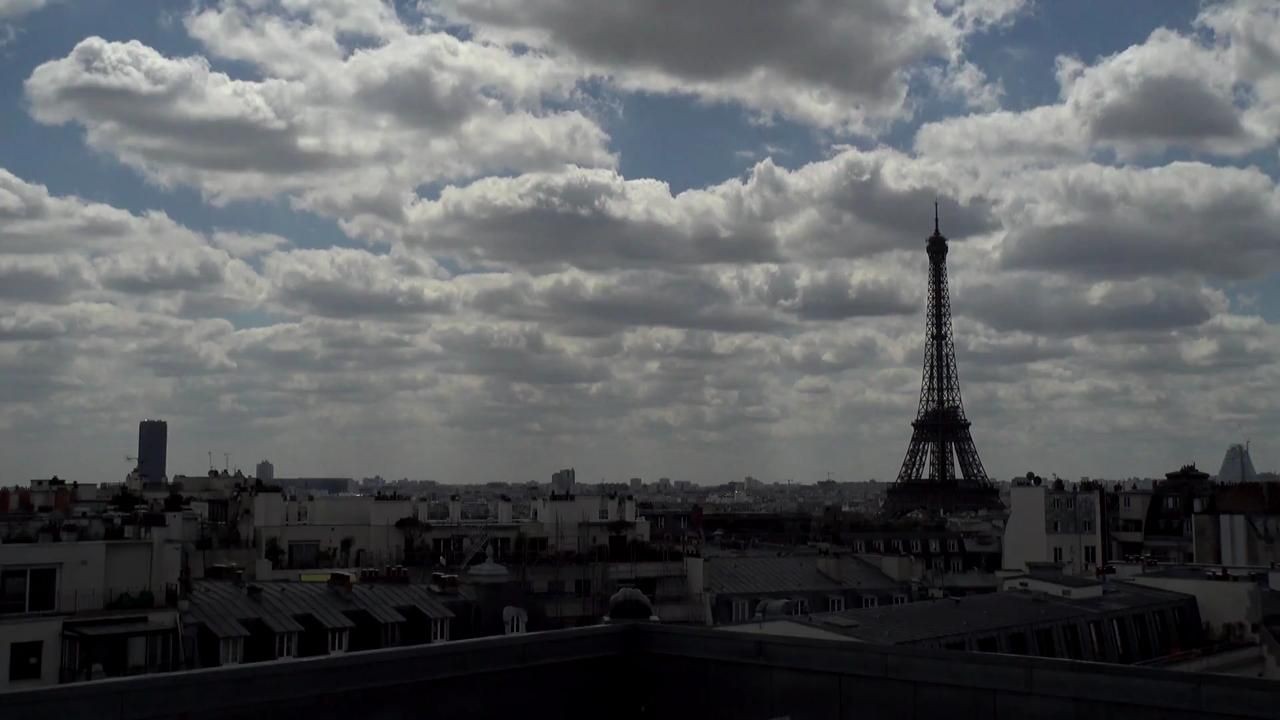 Archiv Foto Webcam Panorama Paris: Blick auf den Eiffelturm