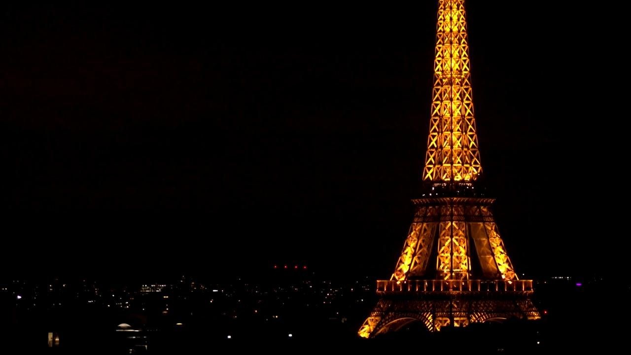 Archiv Foto Webcam Panorama Paris: Blick auf den Eiffelturm