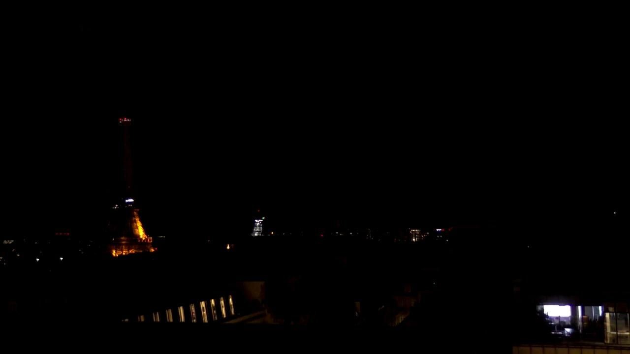Archiv Foto Webcam Panorama Paris: Blick auf den Eiffelturm