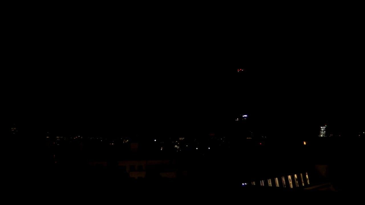 Archiv Foto Webcam Panorama Paris: Blick auf den Eiffelturm