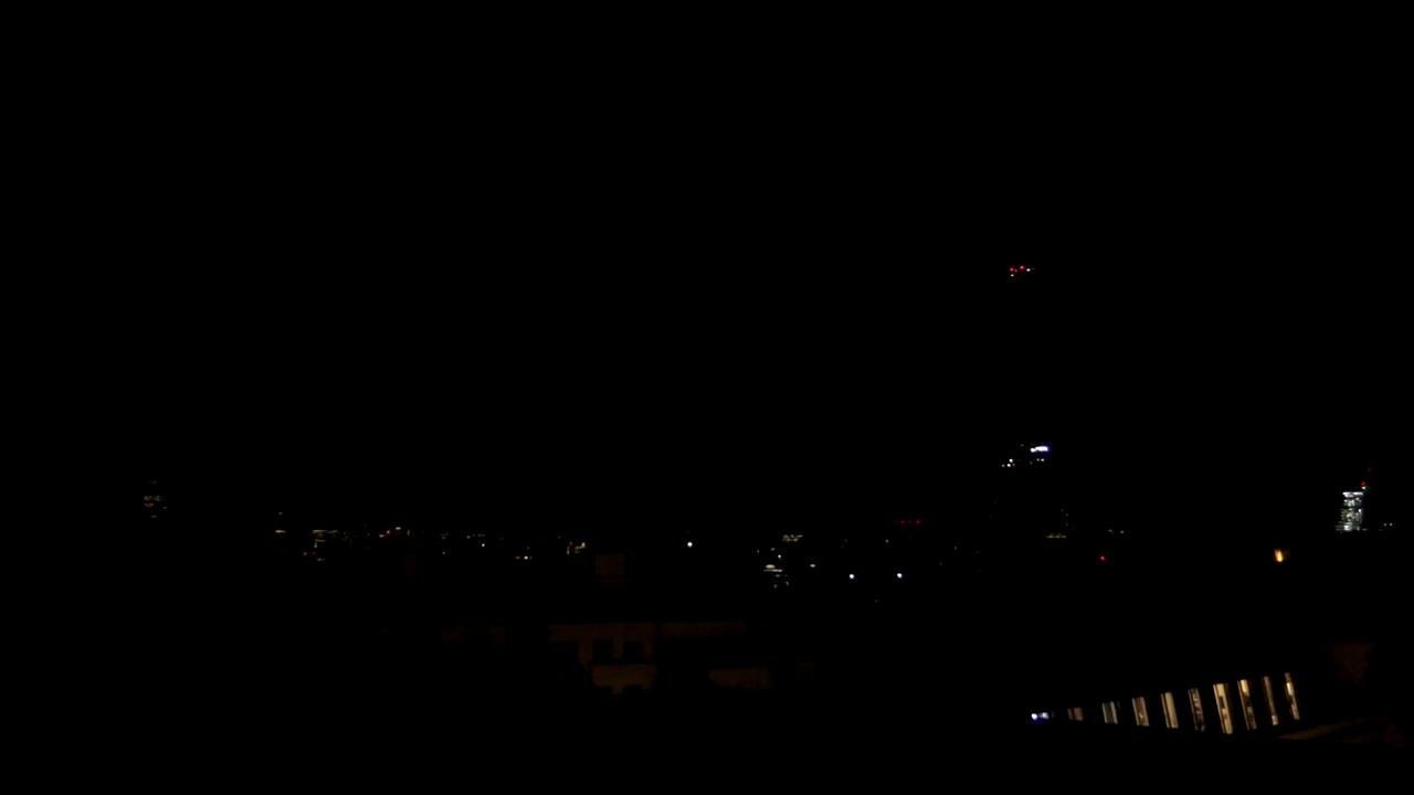 Archiv Foto Webcam Panorama Paris: Blick auf den Eiffelturm