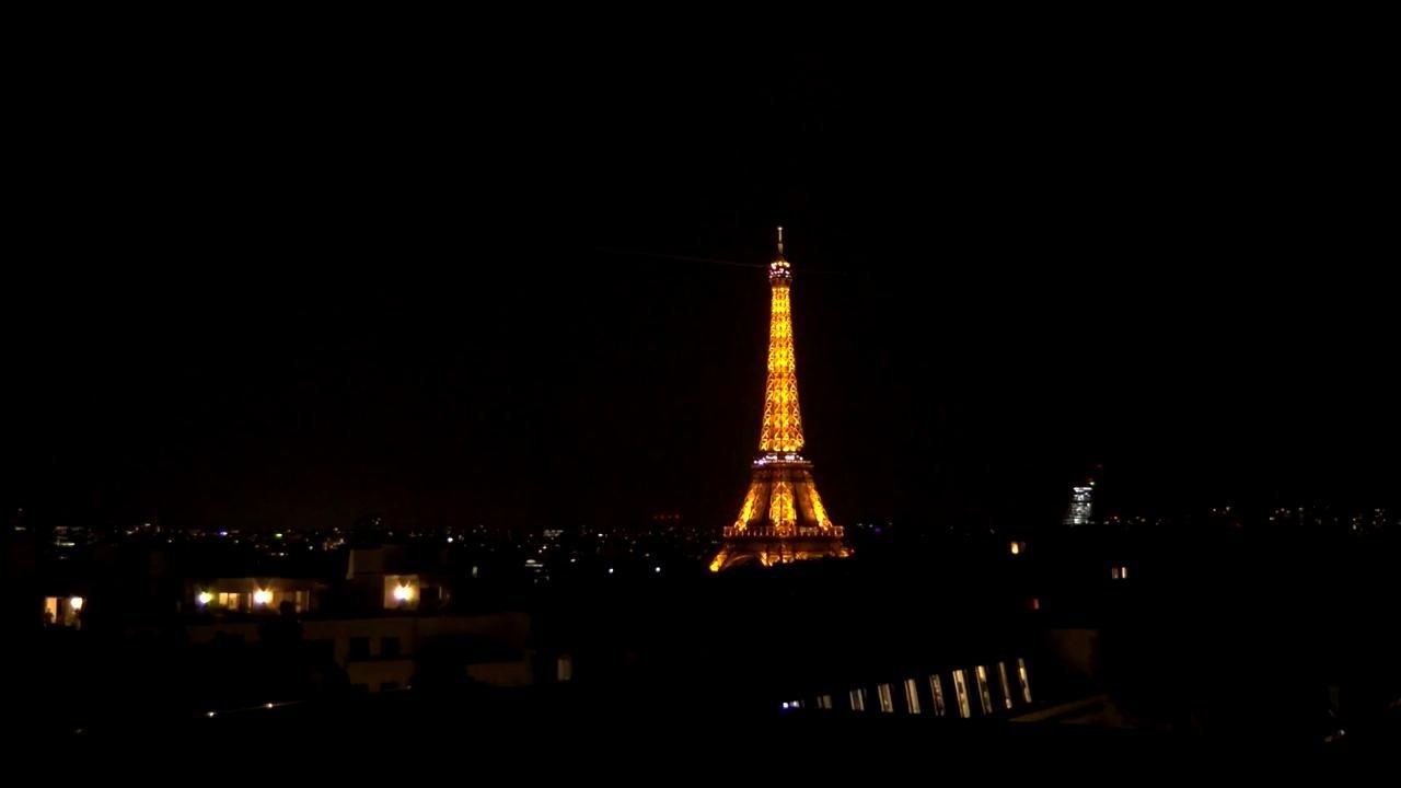 Archiv Foto Webcam Panorama Paris: Blick auf den Eiffelturm