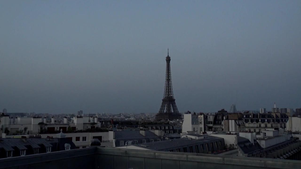 Archiv Foto Webcam Panorama Paris: Blick auf den Eiffelturm