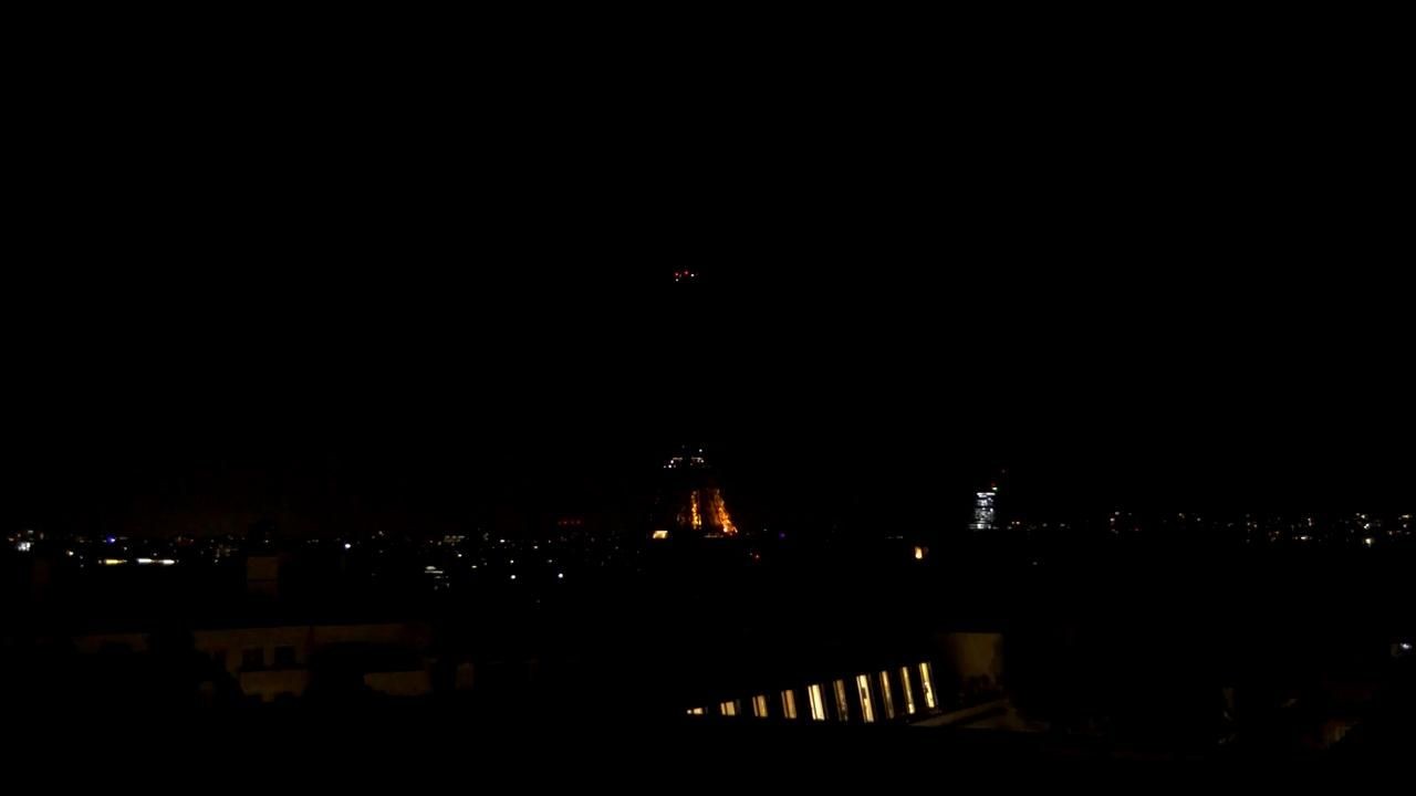 Archiv Foto Webcam Panorama Paris: Blick auf den Eiffelturm