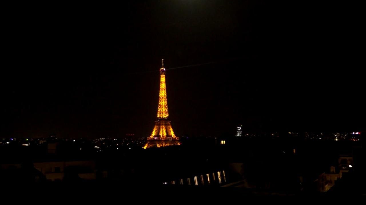 Archiv Foto Webcam Panorama Paris: Blick auf den Eiffelturm