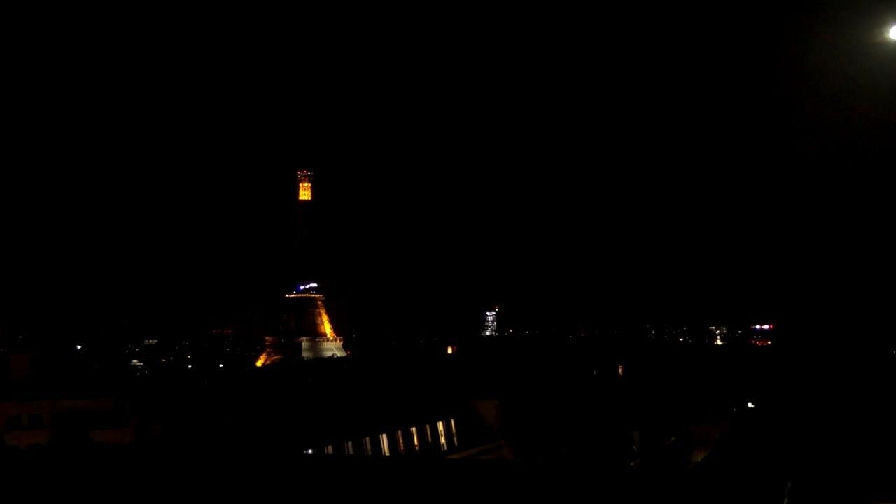 Archiv Foto Webcam Panorama Paris: Blick auf den Eiffelturm