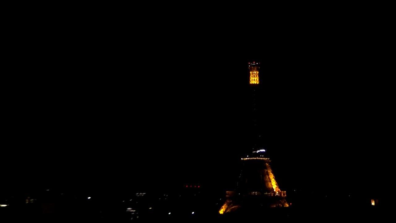 Archiv Foto Webcam Panorama Paris: Blick auf den Eiffelturm