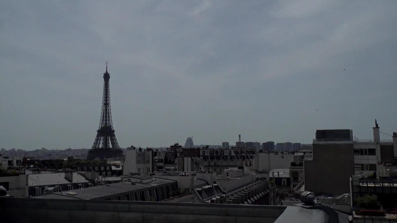 Archiv Foto Webcam Panorama Paris: Blick auf den Eiffelturm