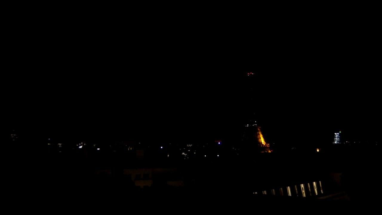 Archiv Foto Webcam Panorama Paris: Blick auf den Eiffelturm