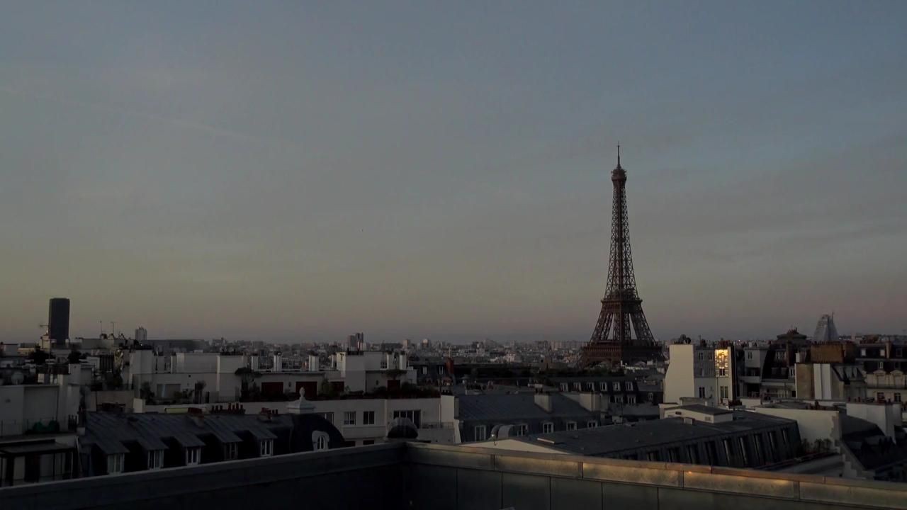 Archiv Foto Webcam Panorama Paris: Blick auf den Eiffelturm