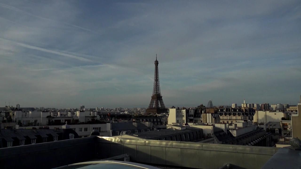 Archiv Foto Webcam Panorama Paris: Blick auf den Eiffelturm