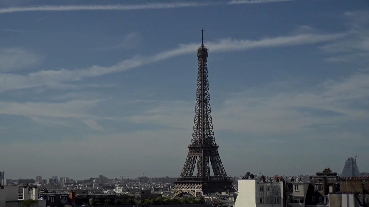 Archiv Foto Webcam Panorama Paris: Blick auf den Eiffelturm