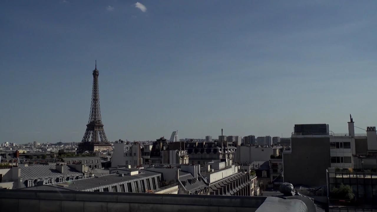 Archiv Foto Webcam Panorama Paris: Blick auf den Eiffelturm
