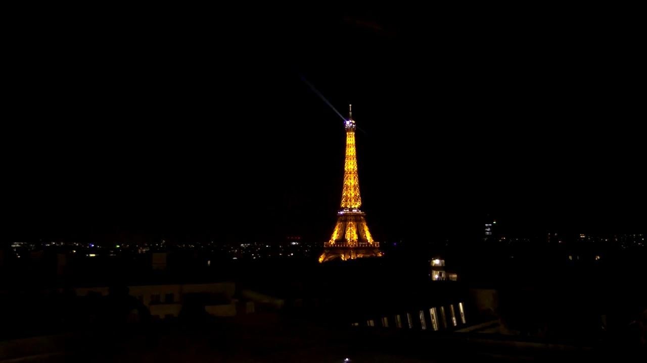 Archiv Foto Webcam Panorama Paris: Blick auf den Eiffelturm