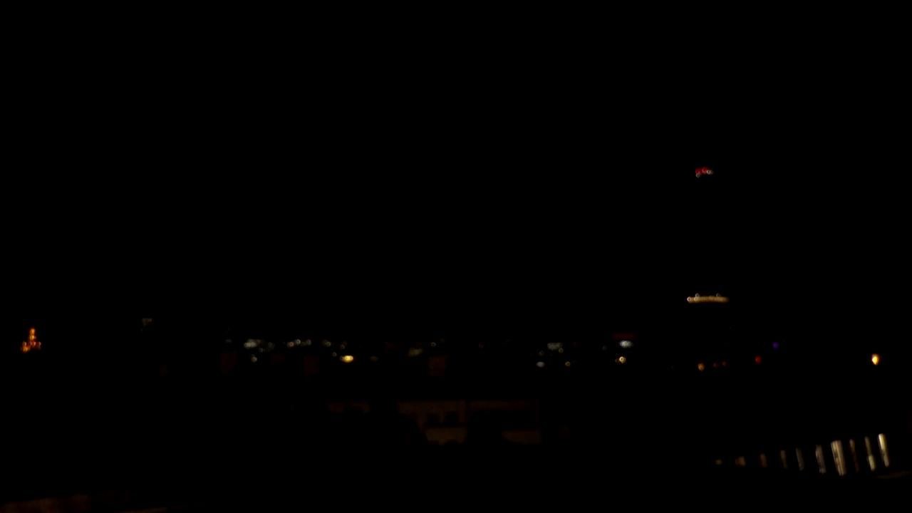 Archiv Foto Webcam Panorama Paris: Blick auf den Eiffelturm