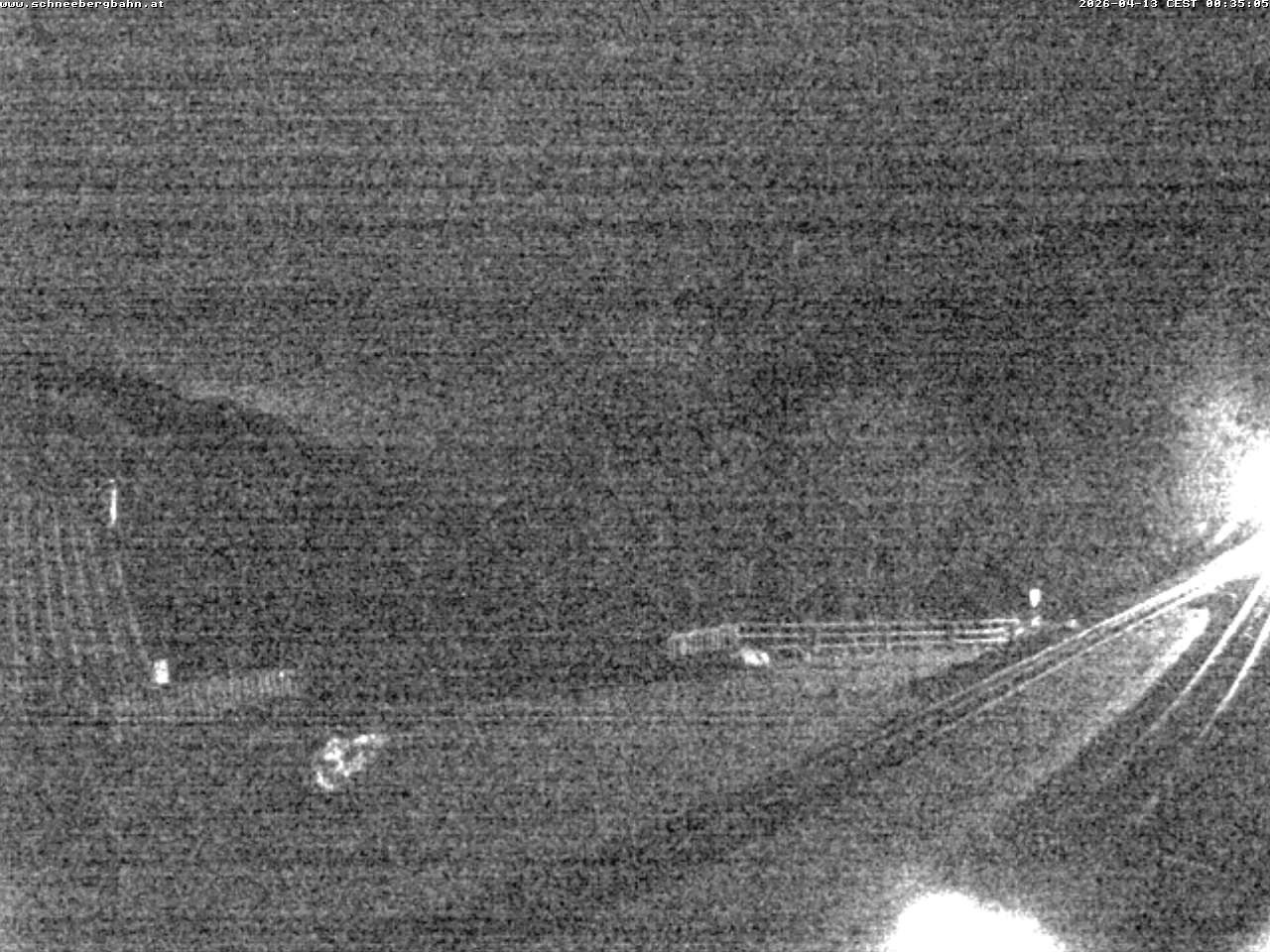 Archived image Webcam Schneeberg: View mountain restaurant Baumgartner