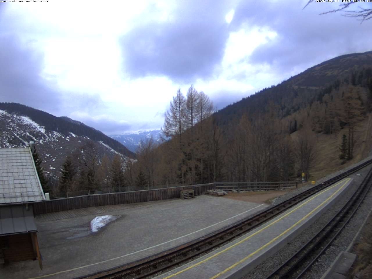 Archived image Webcam Schneeberg: View mountain restaurant Baumgartner