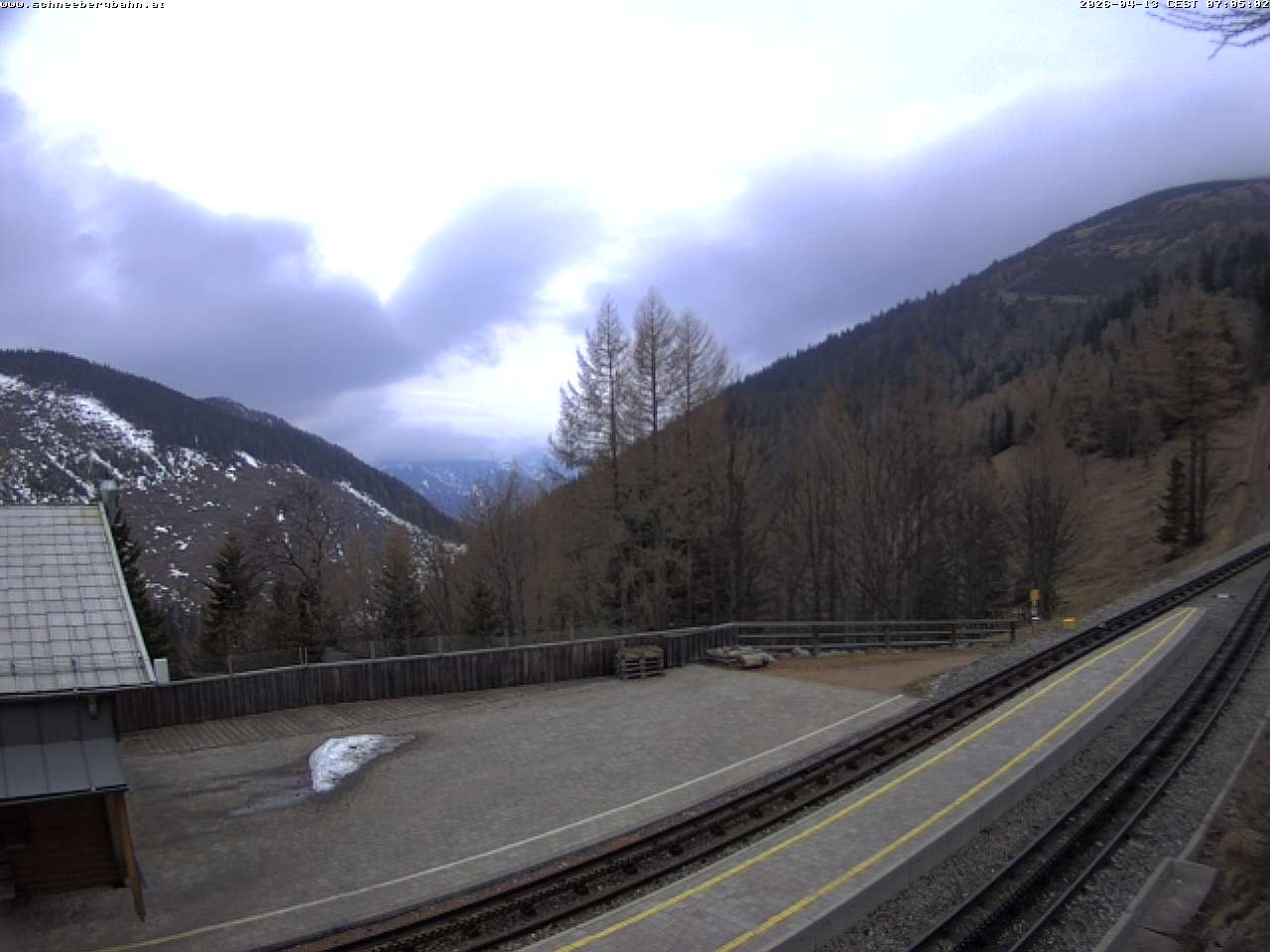 Archived image Webcam Schneeberg: View mountain restaurant Baumgartner