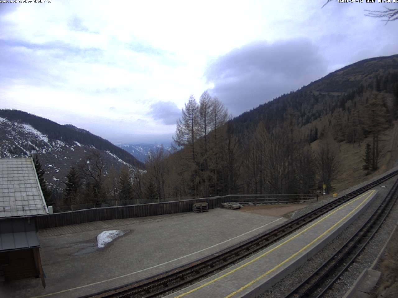 Archived image Webcam Schneeberg: View mountain restaurant Baumgartner