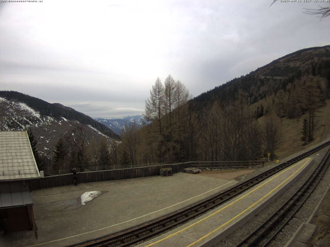 Archived image Webcam Schneeberg: View mountain restaurant Baumgartner