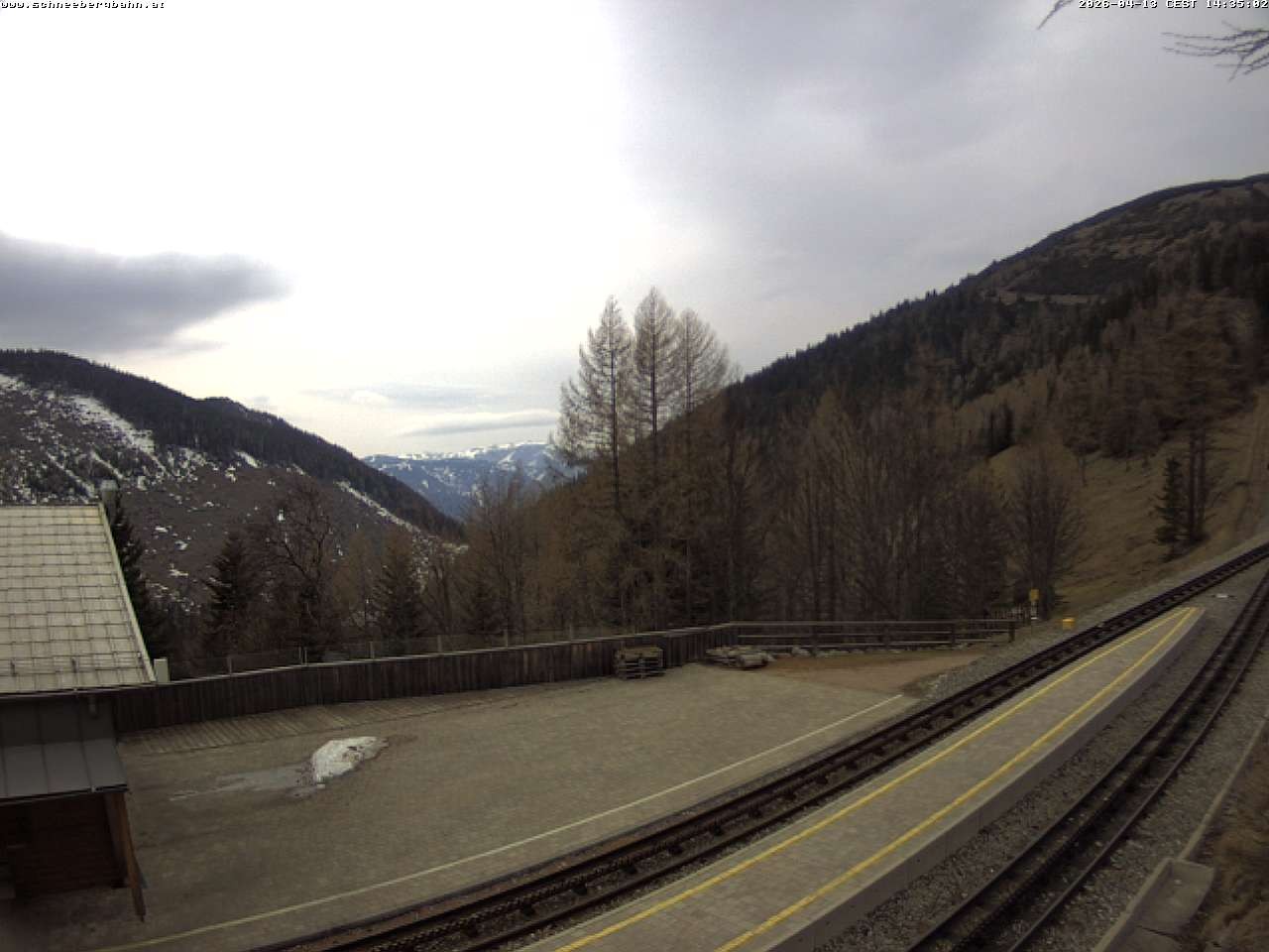 Archived image Webcam Schneeberg: View mountain restaurant Baumgartner