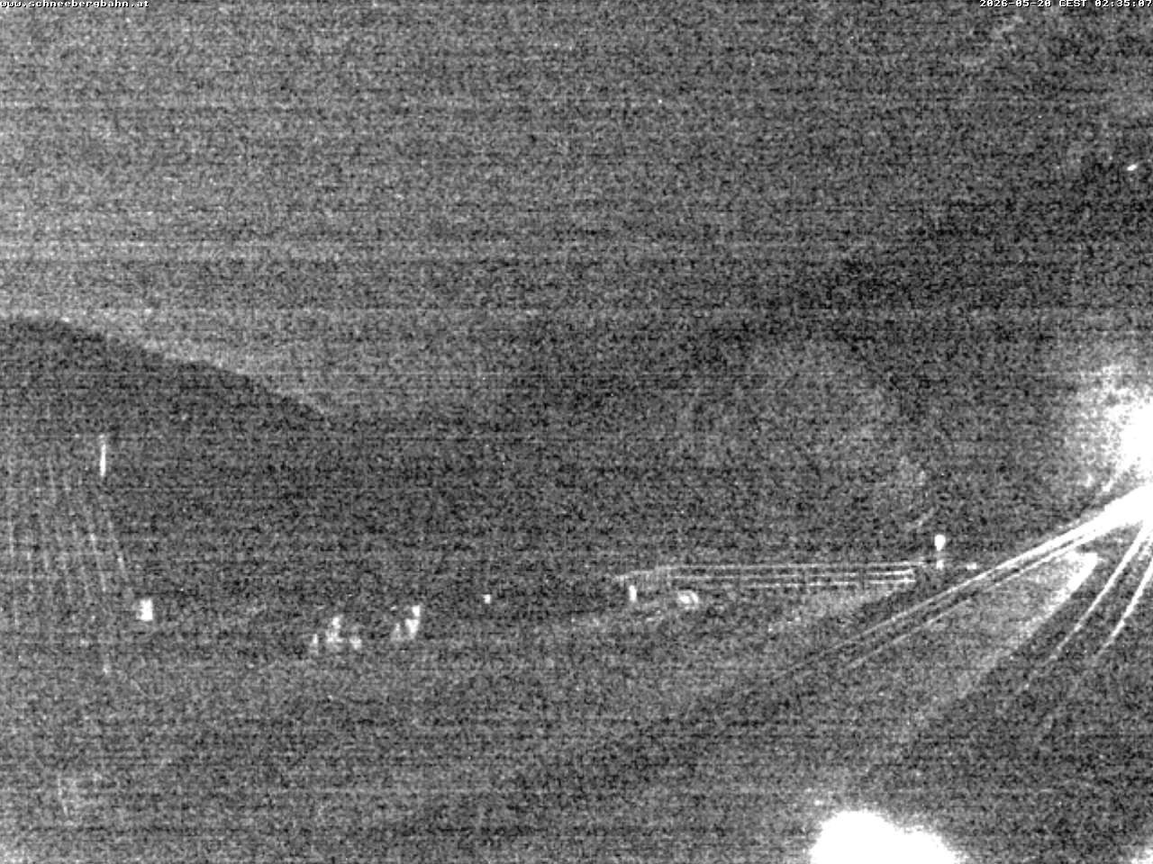 Archived image Webcam Schneeberg: View mountain restaurant Baumgartner