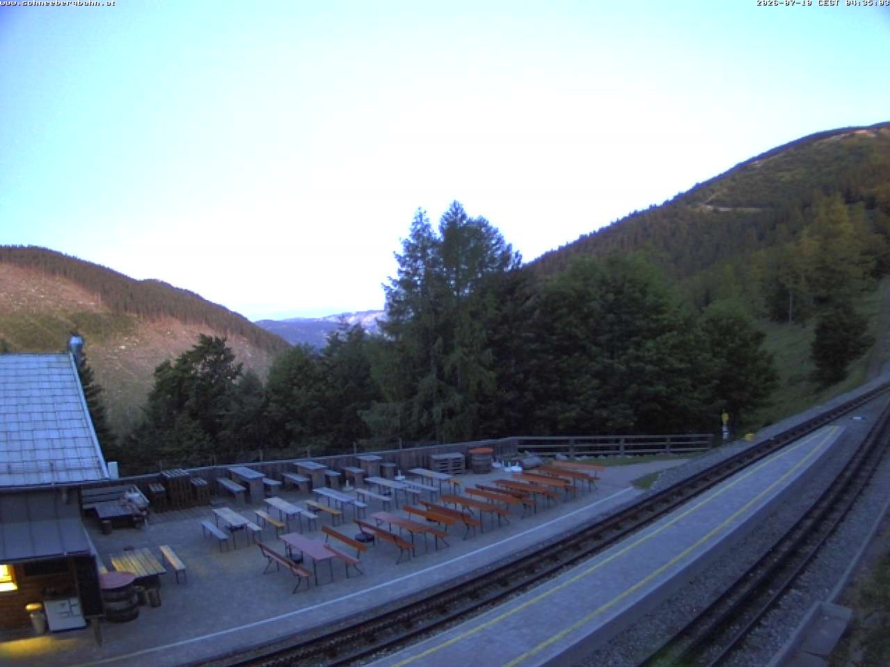 Archived image Webcam Schneeberg: View mountain restaurant Baumgartner
