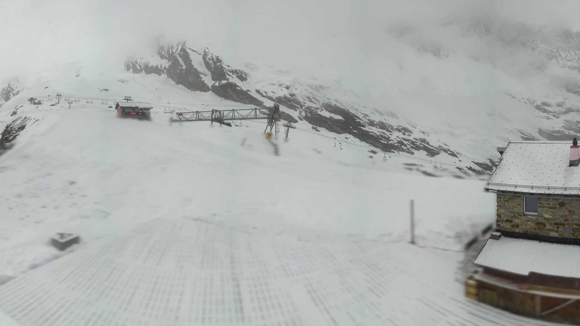 Archived image Webcam Saas Fee - Längfluh south
