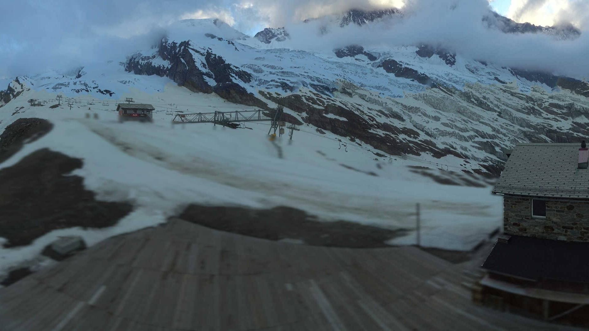 Archived image Webcam Saas Fee - Längfluh south
