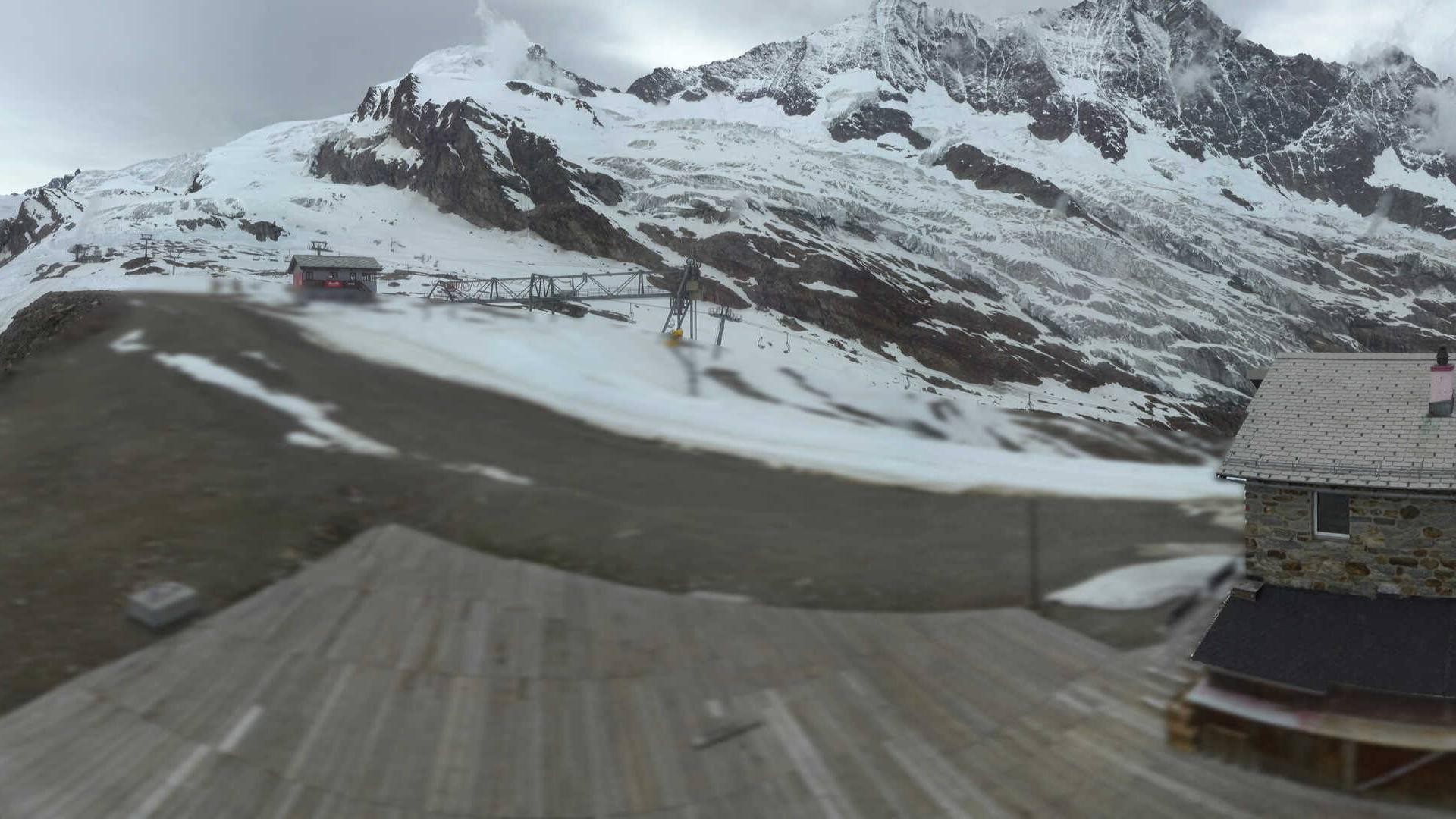 Archived image Webcam Saas Fee - Längfluh south