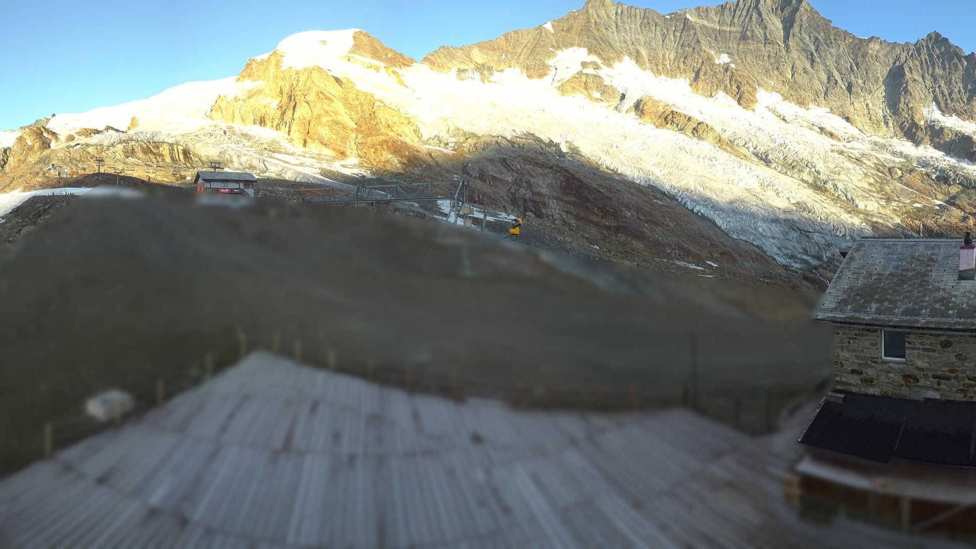 Archived image Webcam Saas Fee - Längfluh south
