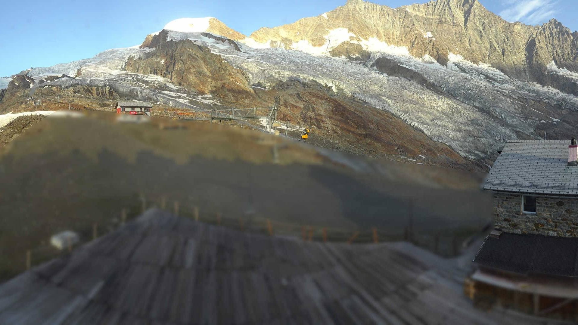 Archived image Webcam Saas Fee - Längfluh south