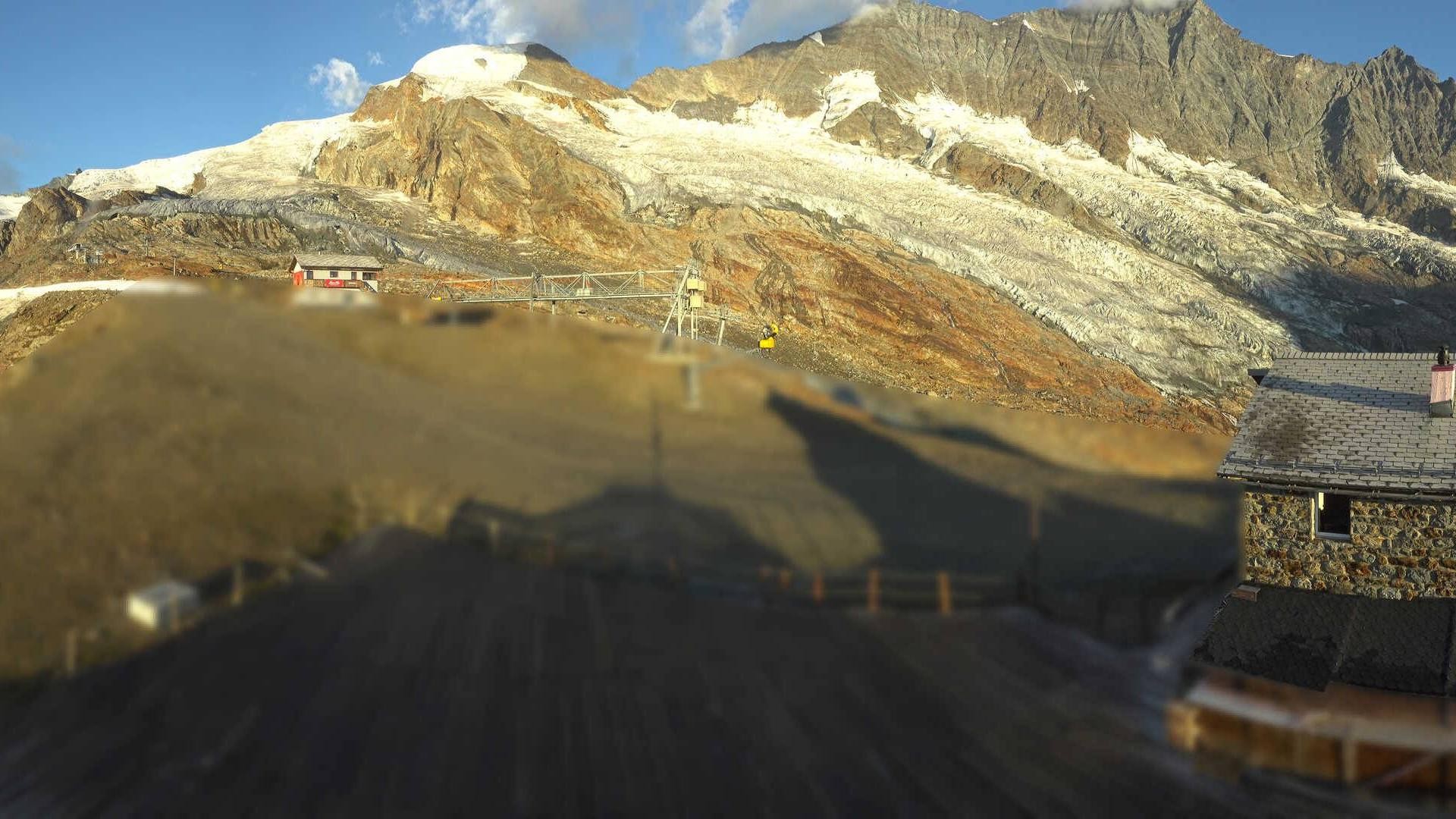 Archived image Webcam Saas Fee - Längfluh south