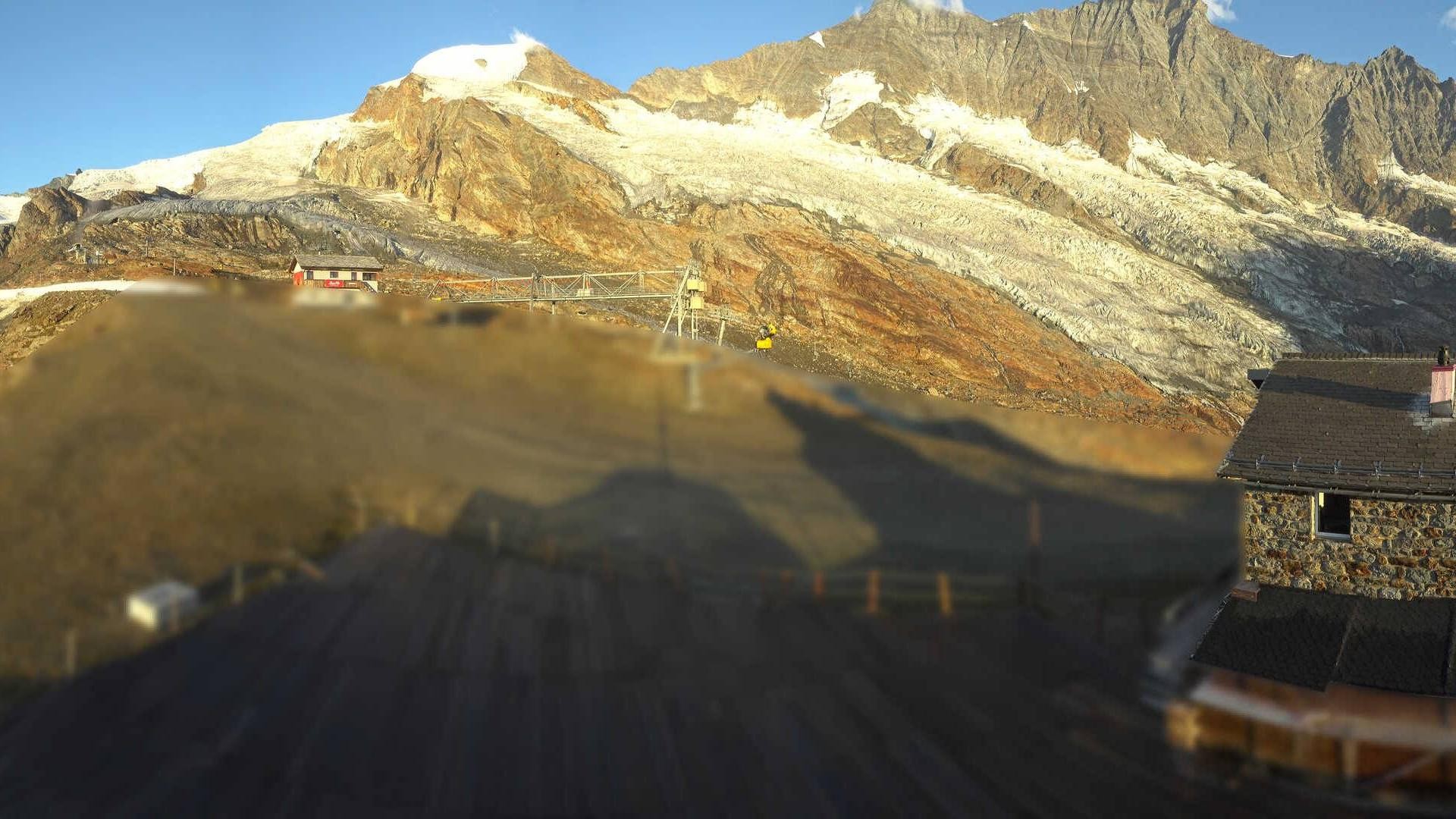 Archived image Webcam Saas Fee - Längfluh south