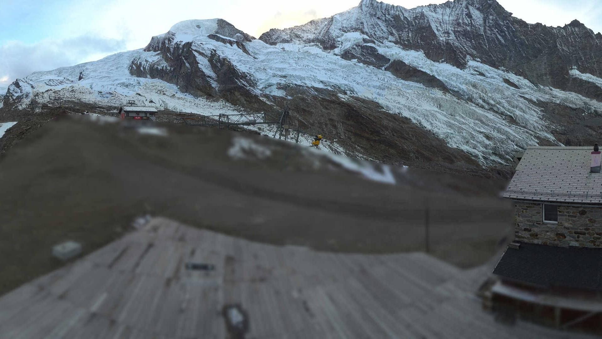 Archived image Webcam Saas Fee - Längfluh south
