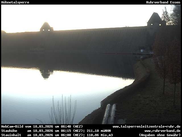 Archiv Foto Webcam Möhnetalsperre: Blick auf Staumauer