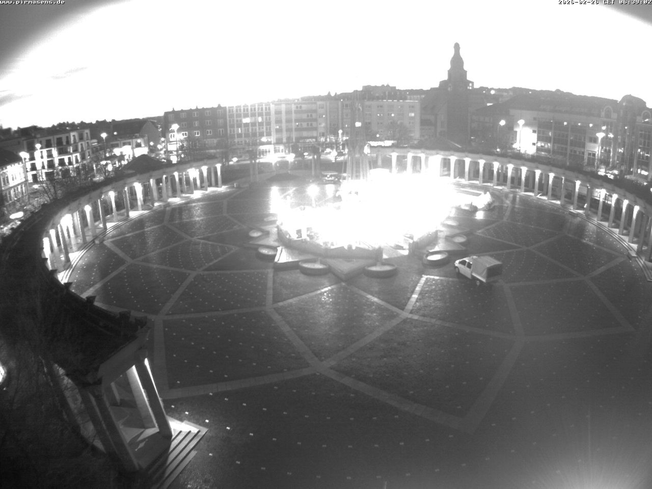 Archived image Webcam View towards square Exerzierplatz in Pirmasens, Rhineland-Palatine