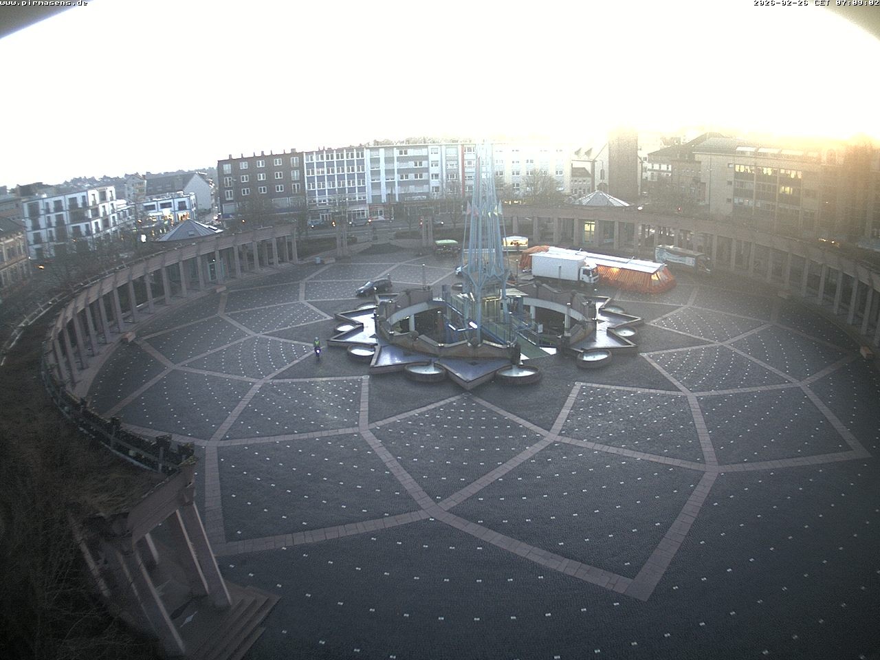 Archived image Webcam View towards square Exerzierplatz in Pirmasens, Rhineland-Palatine