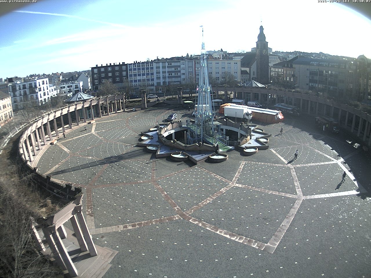 Archived image Webcam View towards square Exerzierplatz in Pirmasens, Rhineland-Palatine