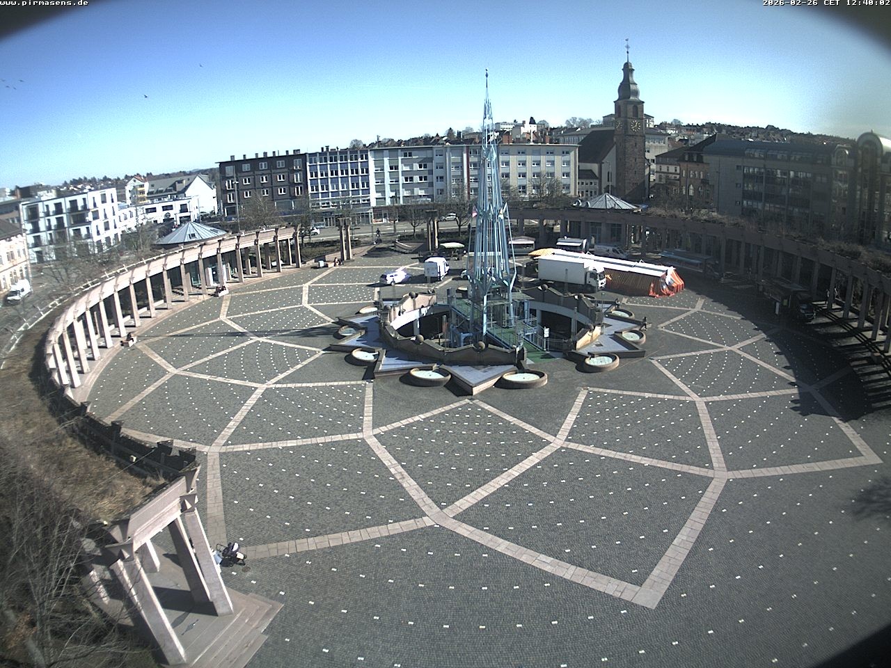 Archived image Webcam View towards square Exerzierplatz in Pirmasens, Rhineland-Palatine