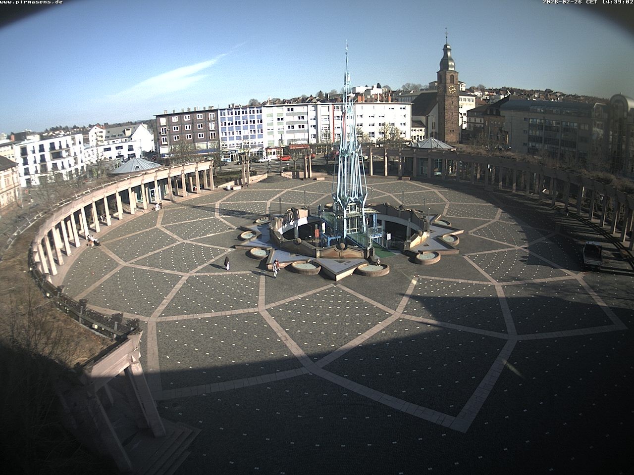 Archived image Webcam View towards square Exerzierplatz in Pirmasens, Rhineland-Palatine